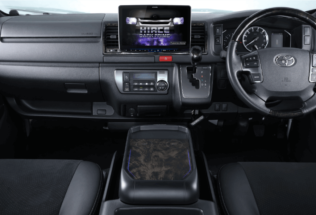 アルパインから 見た目も機能も充実のハイエース専用コンソール登場！