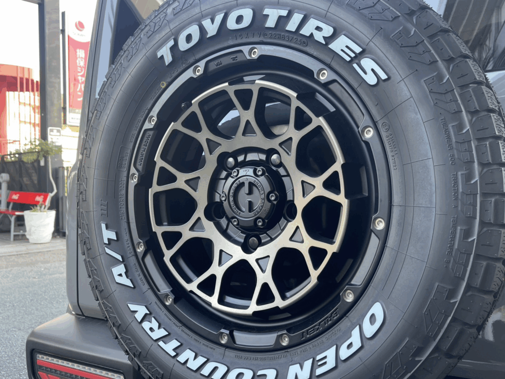 足回りの統一感はホイールセンターキャップで！✨